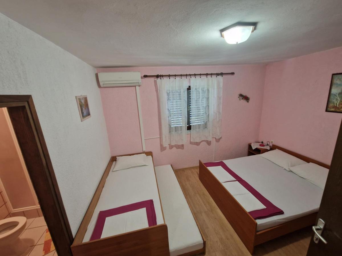 Rooms Anita Sibinj Sibinj Krmpotski Bagian luar foto