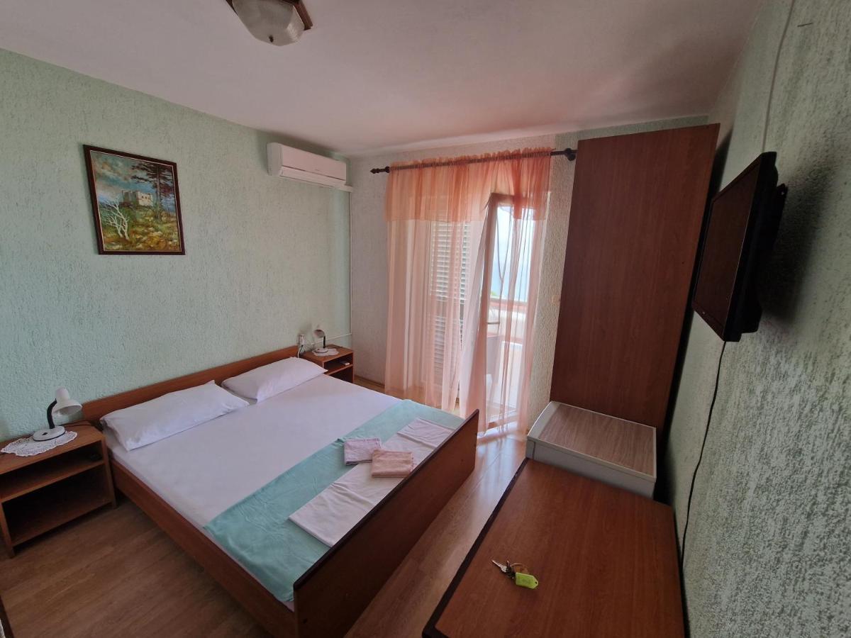 Rooms Anita Sibinj Sibinj Krmpotski Bagian luar foto