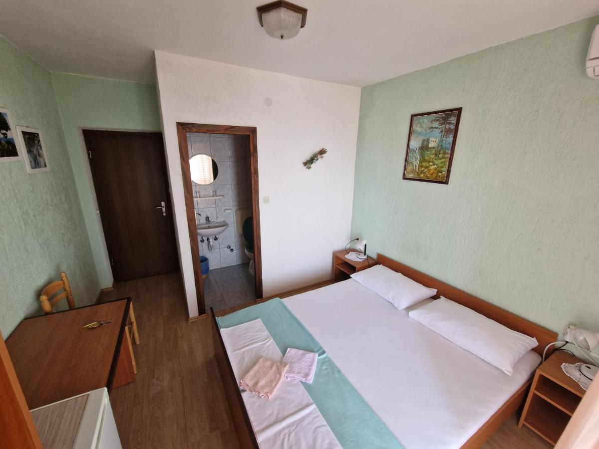 Rooms Anita Sibinj Sibinj Krmpotski Bagian luar foto