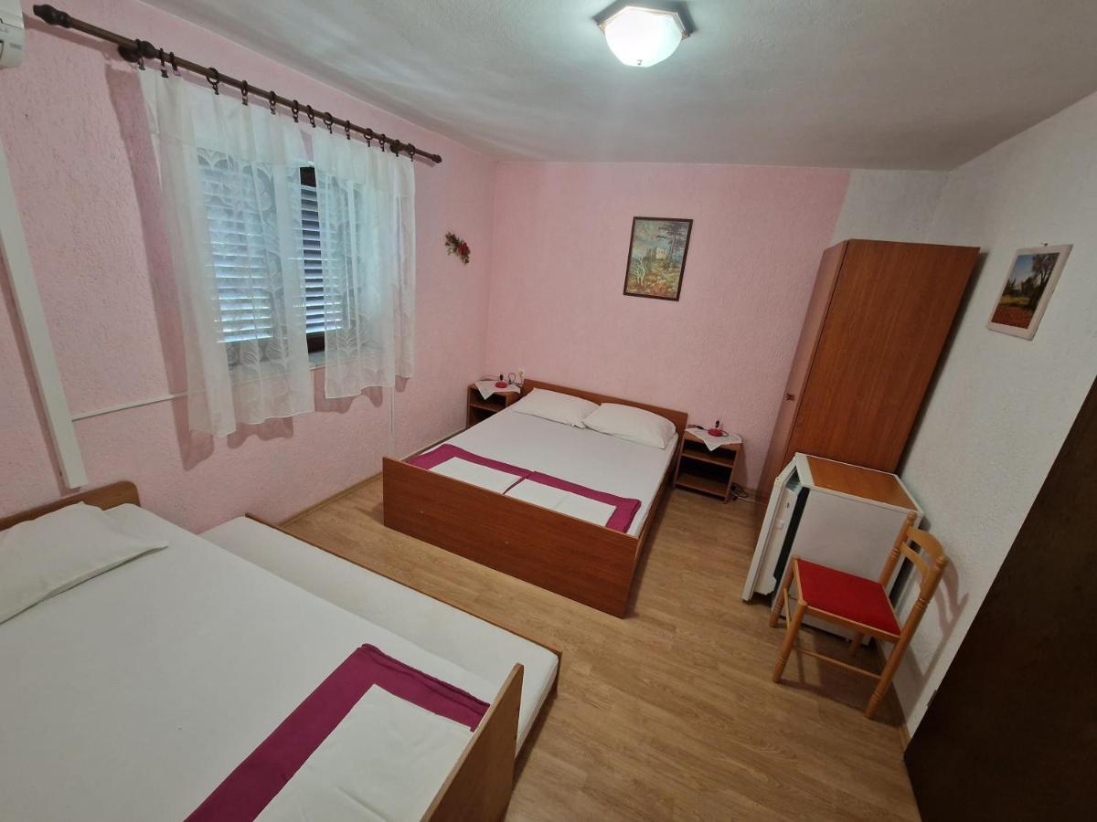 Rooms Anita Sibinj Sibinj Krmpotski Bagian luar foto